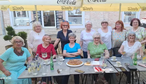 Torta za 15 rođendan grupe Na kavu s osmijehom