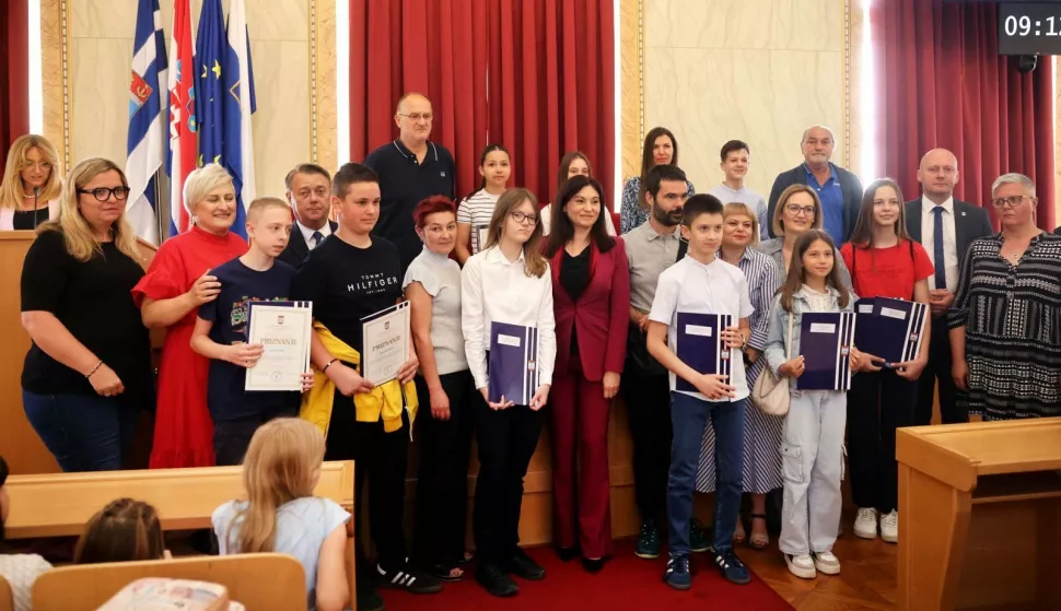 Dodjela priznanja OBŽ-a osnovcima i srednjoškolcimaOsijek, 10. lipnja 2025.Foto: OBŽ