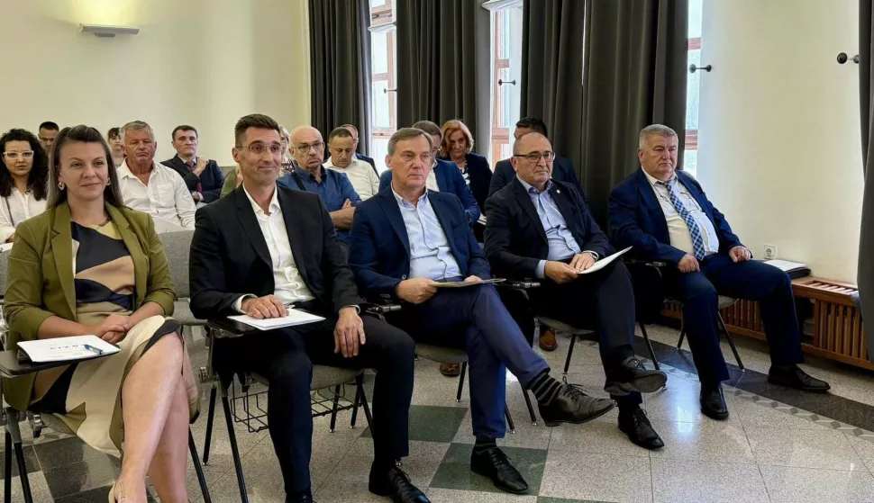 VINKOVCI - Konstituirano novo Gradsko vijeće Vinkovaca - ima 19 članova, Ilija Cota predsjednik10. 6. 2025.