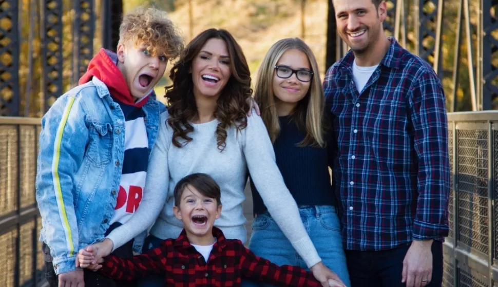 Kristina Kuzmič rođena Osječanka, autorica bestsellera, s obitelji