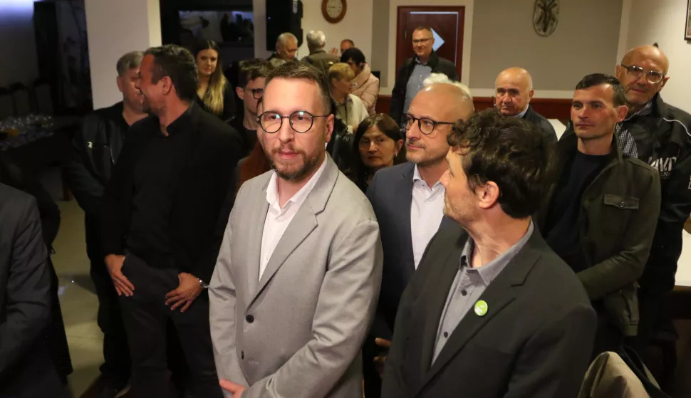 Osijek, 18. 05. 2025, Izbroni stožer SDP-a i koaliciskih partnera, Pansion Strossmayer. Kandidat za gradonačelnika Vjeran Marijašević.Boris Piliota.snimio GOJKO MITIĆ