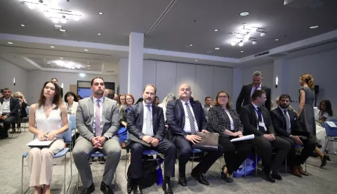 Zagreb, 10.06.2025. - Konferencija Poticanje održivog rasta kroz kvalitetna ulaganja, u organizaciji Ministarstva gospodarstva i OECD-a, uz podršku Europske komisije. Ministar gospodarstva Ante Šušnjar održao je uvodno obraćanje s početkom u 9.30 sati. Uoči početka konferencije Šušnjar se sastao sa zamjenikom ravnatelja Direktorata za financije i poduzetništvo OECD-a Antoniom Gomesom. Na fotografiji Antonio Gomes, Ante Šušnjar, Judita Rozsa. foto HINA /Zvonimir KUHTIĆ/ kuzo