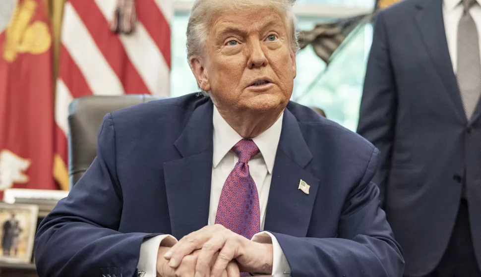 epa12168509 US President Donald Trump speaks in the Oval Office at the White House, in Washington, DC, USA, 10 June 2025. EPA/KEN CEDENO/POOL