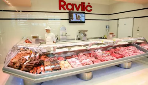 snimio Davor KIBEL,Petrijevci, 10.04.2014. Press Mesnice Ravlić, Otvorenje diskonta Ravlić