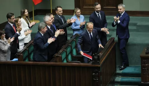 epa12169587 Ministers applaud after Prime Minister Donald Tusk's (R) speech to the lower house, ahead of the vote of confidence to reaffirm support for his government at the Sejm building in Warsaw, Poland, 11 June 2025. On 02 June, Tusk announced he would request a vote of confidence in his coalition government after his candidate, Rafal Trzaskowski, lost the presidential election. EPA/RAFAL GUZ POLAND OUT