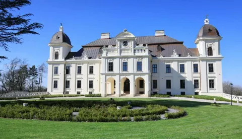 NASICE - Dvorac Pejacevic, najprepoznatljivija znmenitost u Nasicama,, snimljeno u listopadu 2024. Snimila SNJEZANA FRIDL