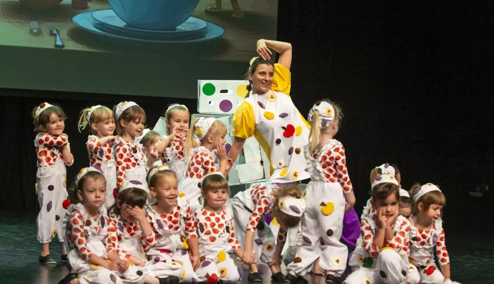 Umjetnička organizacija Plesna radionica Ilijane Lončar proslavila je 25.obljetnicu rada godišnjom produkcijom "Zaigrana tijela"