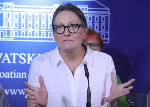 Zagreb.11.6.2025. Zastupnice Sandra Benčić, Urša Raukar-Gamulin i Damir Bakić održali su konferenciju za medije s temom "Vrijedi li glas jednako ili ovisi kome je dat".Na slici Urša Raukar Gamulin.Foto HINA/ Tomislav Pavlek/ tp