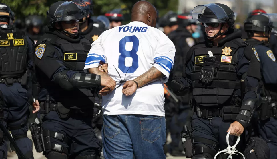 Marinci će unutar dva dana biti u Los Angelesu te će smjeti zadržati civile