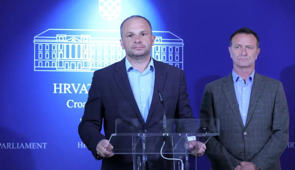 Zagreb.12.6.2025.Klub zastupnika SDP-a održao je konferenciju za medije.Na slici Siniša Hajdaš Dončić i Neven Bosilj.Foto HINA/ Tomislav Pavlek/ tp