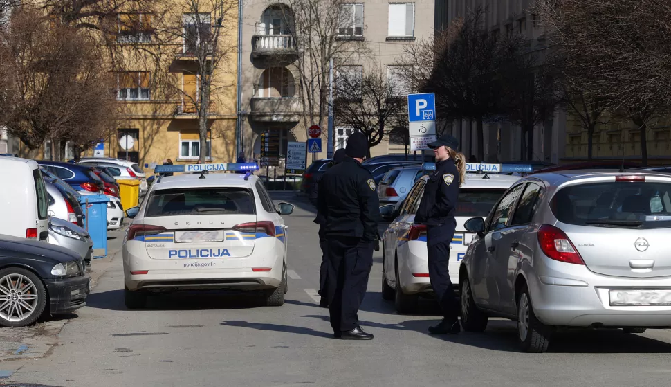 Osijek, 19. 02. 2025., Jagerova ulica, požar, Otvoreno pučko učilište, podrum, policijaSNIMIO BRUNO JOBST