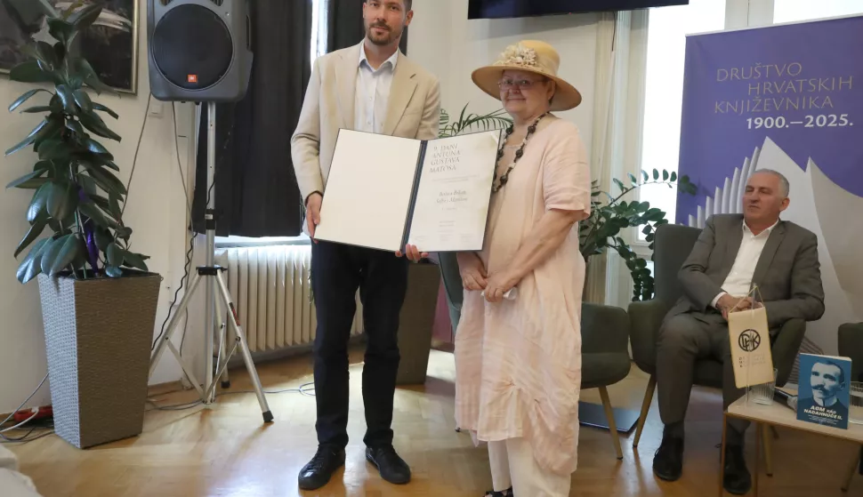 Zagreb, 12.06.2025. - Dodjela nagrada 9. Dana Antuna Gustava Matoša održana je u Društvu hrvatskih književnika, a tom je prigodom predstavljena knjiga "AGM kao nadahnuće, II. zbirka kratkih priča nadahnutih Antunom Gustavom Matošem. Na fotografiji nagrađeni Josip Bako, Božica Brkan, Mirko Ćurić. foto HINA /Zvonimir KUHTIĆ/ kuzo