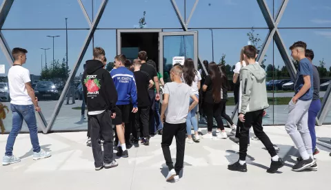 Osijek, 15. 05. 2025., GC, sajam obrazovanja, kuda nakon osnovne škole, sajam, obrzovanje, sajam, ljudi, učeniciSNIMIO BRUNO JOBST