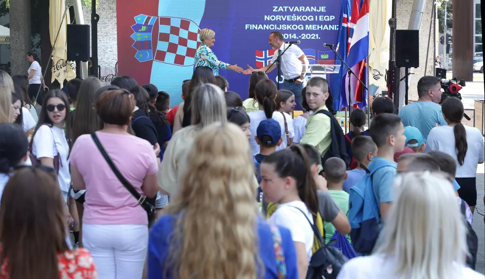 Osijek, 13. 06. 2025., Trg slobode, Zatvaranje Norveškog i EGP financijskog mehanizma, Norveški i EGP financijski mehanizam SNIMIO BRUNO JOBST