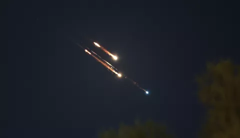 epaselect epa12177649 Light trails in the sky as the Iron Dome, the Israeli air defense system, intercepts missiles fired from Iran, over Tel Aviv, Israel, 15 June 2025. Israel and Iran have been exchanging fire since Israel attacked on 13 June 2025 as part of operation 'Rising Lion'. EPA/ATEF SAFADI