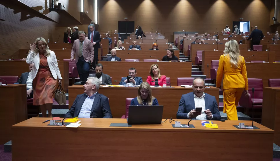 Zagreb, 11.04.2025 - Nastavak 5. sjednice Hrvatskoga sabora. Na fotografiji Ranko Ostojić, Sabina Glasovac, Siniša Hajdaš Dončić. foto HINA/ Daniel KASAP/ dk