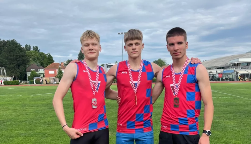 DOMINACIJA NA 400 M S PREPONAMA: Nikola Šešum, Gabriel Ovničević i Mateo Rašićfoto: AK SLAVONIJA ŽITO