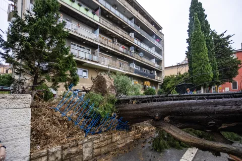 16.06.2025., Pula - Snazno nevrijeme pogodilo je grad te izazvalo poteskoce. Photo: Srecko Niketic/PIXSELL
