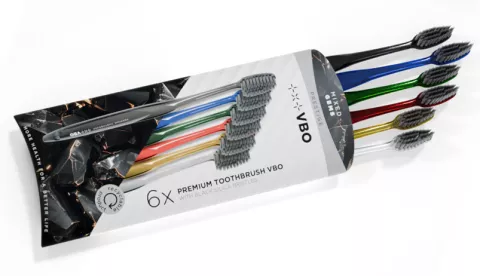 Tisuće Slovenaca već godinama vjeruju istoj četkici – a sada je, kroz posebnu promotivnu akciju, po prvi put dostupna i stanovnicima Slavonije te svima koji traže više od obične zubne četkice.Riječ je o Premium četkici za zube VBO, poznatoj po inovativnim vlaknima s crnim kvarcom iz Japana, koja je u Sloveniji stekla gotovo kultni status zahvaljujući iznimnoj učinkovitosti i udobnosti pri korištenju.