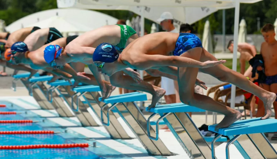 Revija plivačke mladosti na bazenu Copacabane