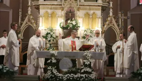 Osijek, 11.06.2020., - Blagdan Tijelovo proslavljen je procesijom i misom u konkatedrali Sv. Petra i Pavla. Misu je predvodio mons. Duro Hranic, nadbiskup dakovacko osjeckiFOTOZeljko Sepic