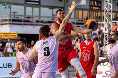 Vrhunska zabava i dvodnevna basketaška okupacija korza