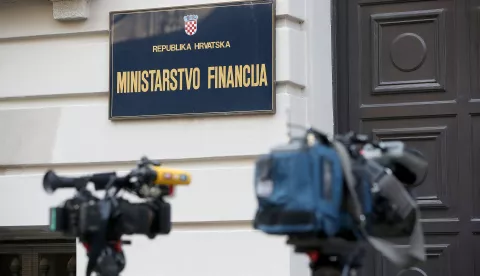 19.09.2020., Zagreb - Ministar financija Zdravko Maric ispred ministarstva financija u Katancicevoj ulici dao je izjavu o kreditnom rejtingu i padu gospodarstva.rPhoto: Igor Kralj/PIXSELL
