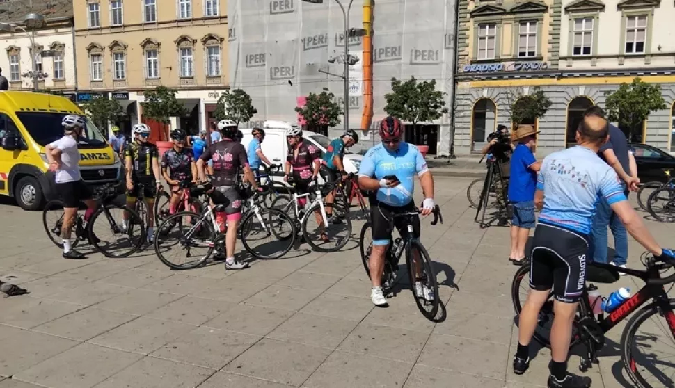 Tradicionalna, 21. biciklistička karavana "Put prijateljstva Vukovar - Ljubljana" u četvrtak je krenula iz Vukovara, u Ljubljanu će stići za četiri dana, a biciklisti će proći kroz 15 gradovasnimljeni u Osijeku, 19. 6. 2025.