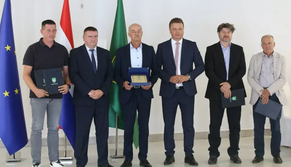 Općina Čačinci svečanom sjednicom Općinskog vijeća obilježila je svoj dan i blagdan nebeskog zaštitnika – Presvetog Trojstva.lipanj 2025.