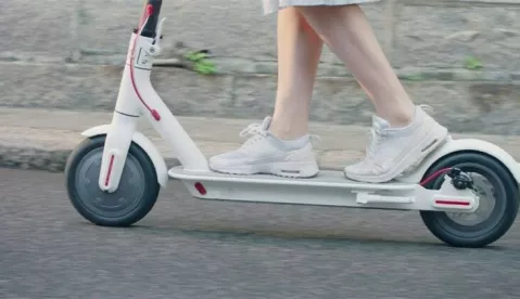 Desetogodi&scaron;nje dijete u Retfali palo s električnog romobila i ozlijedilo se, električni romobil, ilustracija