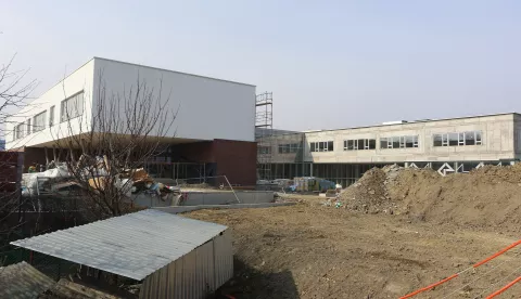 Osijek, 25. 02. 2025, Gradilište Prve gimnazije Osijek na Strossmayerovoj ulici kod Opus Arene. Radovisnimio GOJKO MITIĆ