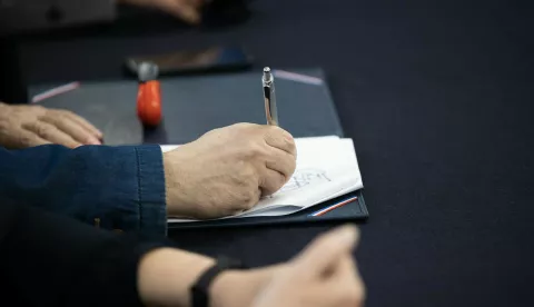 Zagreb, 1.3.2024 - Predsjednik Vlade Andrej Plenković sudjelovao je na potpisivanju Temeljnog kolektivnog ugovora za zaposlenike u javnim službama i izmjena i dopuna Kolektivnog ugovora za državne službenike i namještenike. Ilustracija potpisivanje.Foto Hina/ Dario GRZELJ/ dag