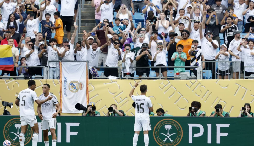epa12191749 Arda Guler of Real Madrid acknowledges the Real Madrid fans after scoring the 2-0 lead during the FIFA Club World Cup 2025 match between Real Madrid and Pachuca in Charlotte, North Carolina, USA, 22 June 2025. EPA/ERIK S. LESSER
