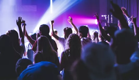 SLAVONSKI BROD - Iz Grada najavljuju drugu Plesnu večer za mlade, koja će se održati u subotu, 28. lipnja, s početkom u 21 sat, u prostorima istočnih Kazamata. najava, lipanj 2025.