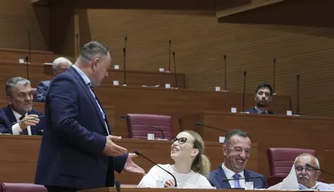 Zagreb, 24.06.2025. - Nastavak 6. sjednice Hrvatskog sabora. Na fotografiji Majda Burić, Tomislav Mažar. foto HINA/ Lana SLIVAR DOMINIĆ/ lsd