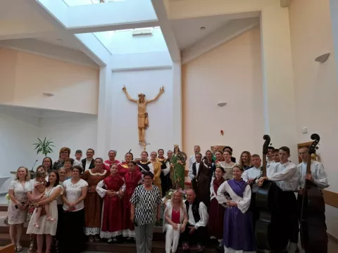 CERIĆMisa u Ceriću, koju je predslavio domaći župnik Krešimir Jukić, bila je posebno svečana - slavlje je bilo u prigodi unošenja i blagoslova novoga kipa sv. Katarine, kojoj je crkva u tom vinkovačkom prigradskom naselju posvećena.lipanj 2025.