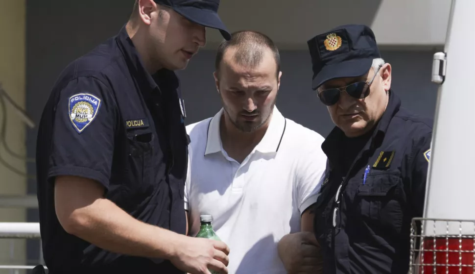 Zagreb, 25.06.2025. - Andrej B., bivši suprug Andreje K., ubijene 13. lipnja sa svojim partnerom Marijanom C. na zagrebačkom Markuševcu doveden je na ispitivanje u Županijsko državno odvjetništvo. foto HINA/ Lana SLIVAR DOMINIĆ/ lsd