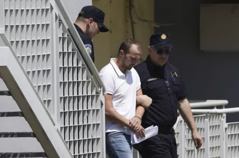 Zagreb, 25.06.2025. - Andrej B., bivši suprug Andreje K., ubijene 13. lipnja sa svojim partnerom Marijanom C. na zagrebačkom Markuševcu doveden je na ispitivanje u Županijsko državno odvjetništvo. foto HINA/ Lana SLIVAR DOMINIĆ/ lsd