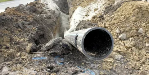 ?BELI MANASTIR - SKUPTINA Baranjskog vodovoda odlučila- Jeftiniji priključci na vodovod ali i na kanalizaciju. veljača 2016.------2 color