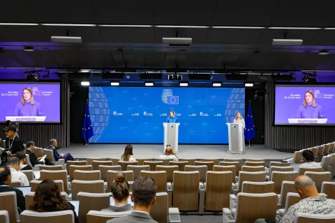 epa12198540 European Parliament President Roberta Metsola speaks to the media during the EU leaders' summit in Brussels, Belgium, 26 June 2025. EU leaders are gathering for a two-day summit to address geo-economic challenges and ongoing developments in Ukraine and the Middle East, among other topics. EPA/OLIVIER MATTHYS