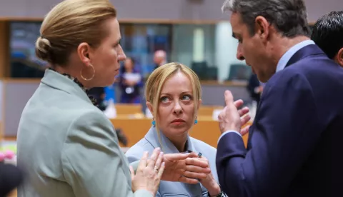 epa12198363 (L-R) Danish Prime Minister Mette Frederiksen, Italian Prime Minister Giorgia Meloni and Greece's Prime Minister Kyriakos Mitsotakis at the start of the EU leaders' Summit in Brussels, Belgium, 26 June 2025. EU leaders gather for a two-day summit to address geoeconomic challenges and the ongoing developments in Ukraine and the Middle East, among other topics. EPA/OLIVIER HOSLET