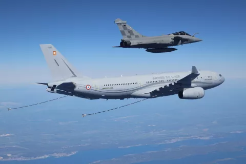 Zagreb, 30.4.2025.- Pripadnici 191. eskadrile lova?kih aviona Hrvatskog ratnog zrakoplovstva sudjelovali su s pripadnicima Francuskih zra?nih i svemirskih snaga u aktivnosti PEGASE 25 u hrvatskom zra?nom prostoru, priop?ilo je u srijedu Ministarstvo obrane RH, dodav?i da je pokazana visoka razina uvje?banosti. Aktivnost PEGASE 25 provedena je u hrvatskom zra?nom prostoru u utorak i srijedu, 29. i 30. travnja. Uz hrvatske i francuske Rafale u aktivnosti sudjeluju i francuska dva transportna zrakoplova A400M te zrakoplov za nadopunjavanjem gorivom A330 MRTT. foto HINA/ HRZ/ ua