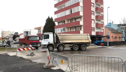 Osijek, 15. 01. 2025., Gundulićeva - Dubrovačka, križanje, radovi, zatvoreno za prometSNIMIO BRUNO JOBST