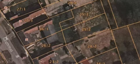 LEVANJSKA VAROŠOpćina Levanjska Varoš riješila je imovinskopravne odnose i s posljednjim vlasnikom Čobanove kuće, stambenog objekta u središtu mjesta, preko puta zgrade u kojoj djeluju Općina, ambulanta i Pošta, te je sada njezin vlasnik 1/1, čime je riješila prostorne preduvjete za pripremu projekta gradnje vrtića za taj dio Đakovštine, a plan je tu izgraditi i poslovni objekt.lipanj 2025.