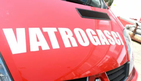 31.05.2016., Trogir - Vatrogasno kombi vozilo.Photo: Miranda Cikotic/PIXSELL------2 ST COLORCRNA KRONIKA