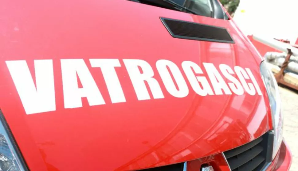 31.05.2016., Trogir - Vatrogasno kombi vozilo.Photo: Miranda Cikotic/PIXSELL------2 ST COLORCRNA KRONIKA