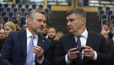 Zagreb, 01.07.2025 - Predsjednik Republike Hrvatske Zoran Milanović i predsjednik Slovačke Republike Peter Pellegrini sudjelovali su na otvorenju Hrvatsko-slovačkog gospodarskog foruma. Na fotografiji Peter Pellegrini, Zoran Milanović. foto HINA/ Daniel KASAP/ dk