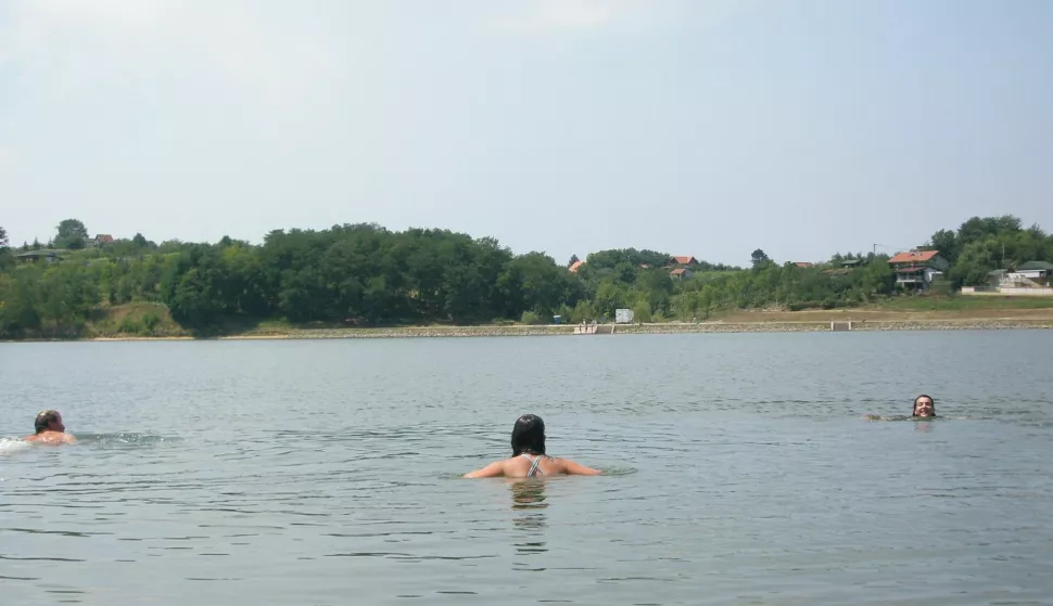  ﻿NAŠICE - Umjetno jezero Lapovac, površine oko 80 hektara, glavno i najposjećenije izletište Našičana, srpanj 2014.Autor: SNJEŽANA FRIDL