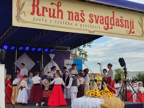 Nastupili su najmlađi članovi KUD-a Tomislav, srpanj 2023.snimila Marija Lešić Omerović