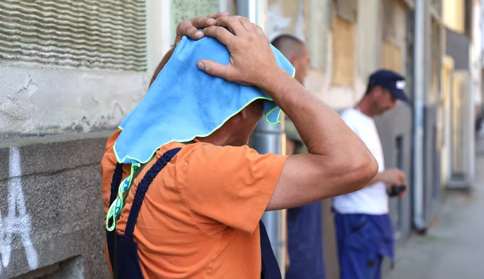 Osijek, 10. 07. 2024., toplinski val, radnici, rucnik na glavuSNIMIO BRUNO JOBST